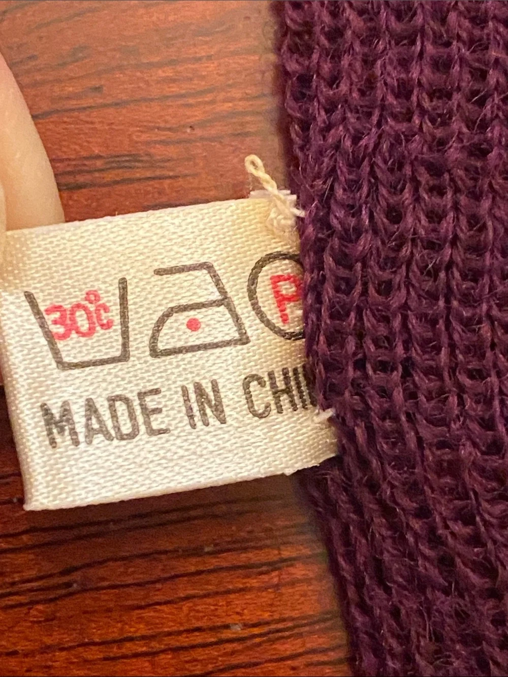 Reversible Patterned Scarf in Burgundy and Red